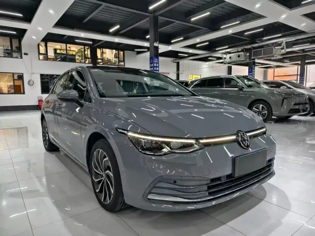 Volkswagen Golf — Фото автомобиля 3