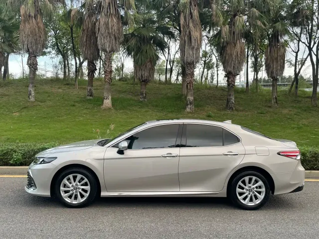 Toyota Camry — Фото автомобиля 5