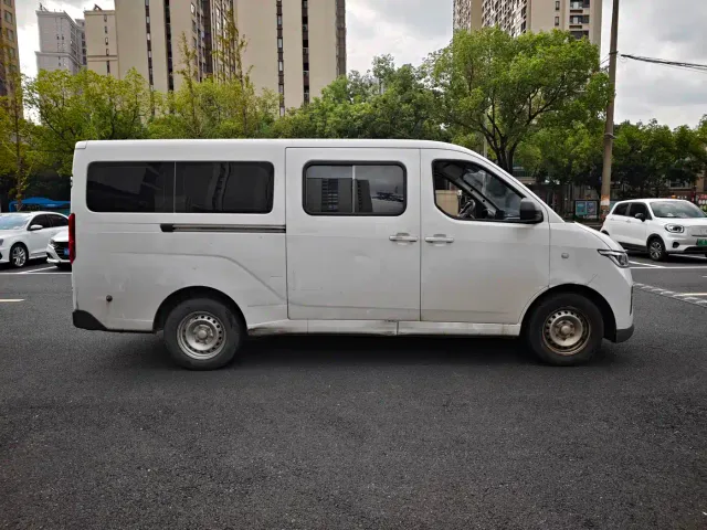 Wuling Yangguang — Фото автомобиля 4