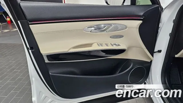 Genesis GV70 — Фото автомобиля 13