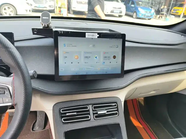 BYD Qin PLUS — Фото автомобиля 12