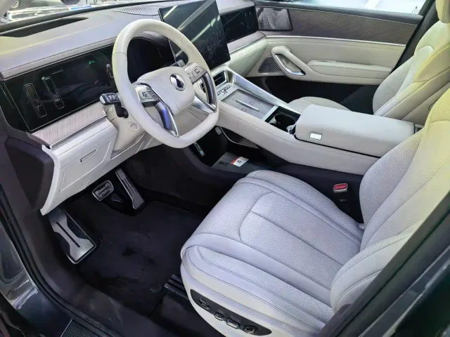 Denza Denza N9 2025 Flagship Model — Фото автомобиля 11