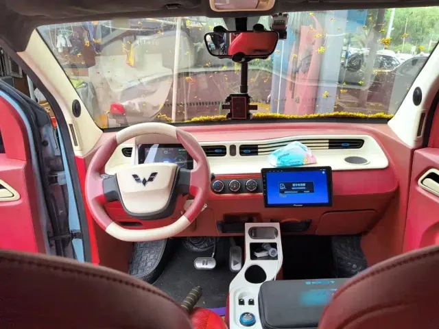Wuling Hongguang Mini EV — Фото автомобиля 10