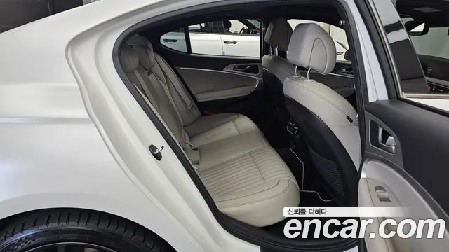 Genesis G70 Новый G70 Бензин 3.3T 2WD — Фото автомобиля 12