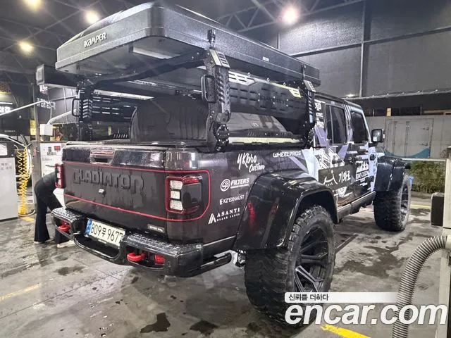 Jeep Gladiator — Фото автомобиля 2