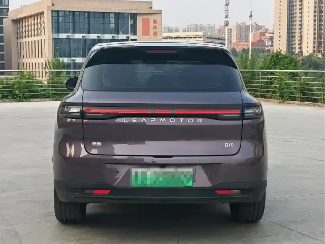 Leapmotor Leapmotor B10 2025 510 Joy Edition — Фото автомобиля 8