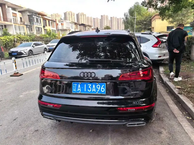 Audi Q5L — Фото автомобиля 10