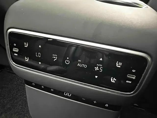 Li Auto L9 — Фото автомобиля 23