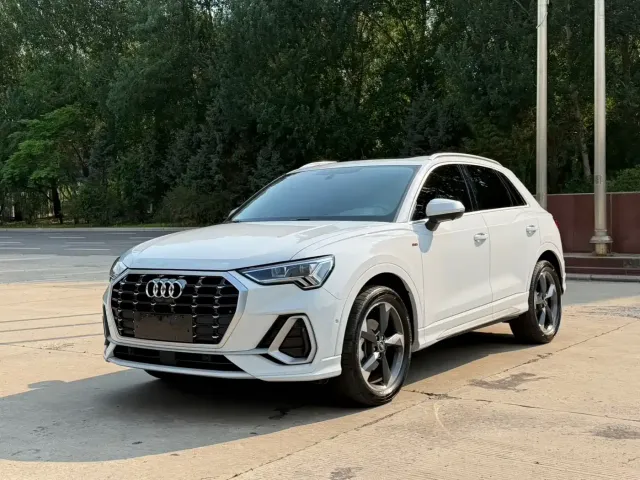 Фотография автомобиля — Audi Q3
