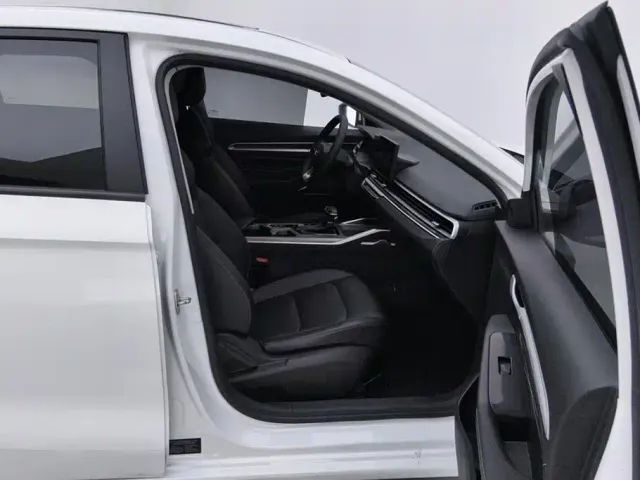 Geely Emgrand — Фото автомобиля 8
