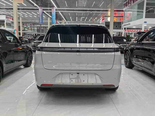 Li Auto L6 — Фото автомобиля 5