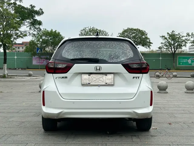 Honda Fit — Фото автомобиля 10