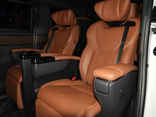 Toyota Alphard — Фото автомобиля 25
