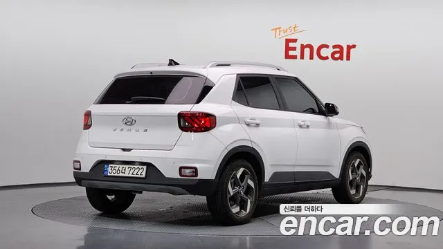 Hyundai Venue — Фото автомобиля 2