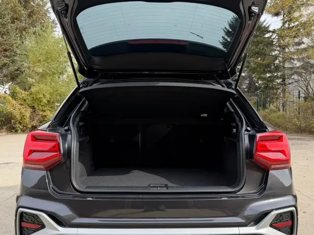 Audi Q2L — Фото автомобиля 12