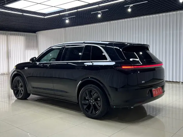 Li Auto L7 — Фото автомобиля 4