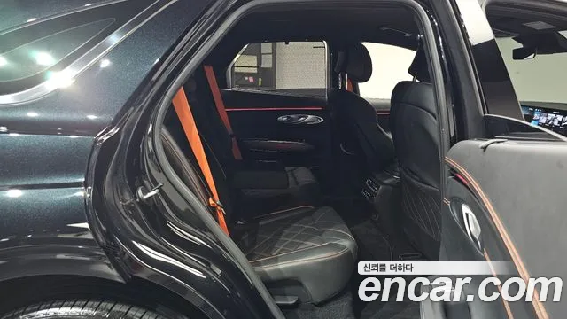 Genesis GV70 — Фото автомобиля 18