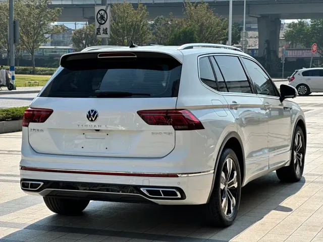 Volkswagen Tiguan L — Фото автомобиля 4