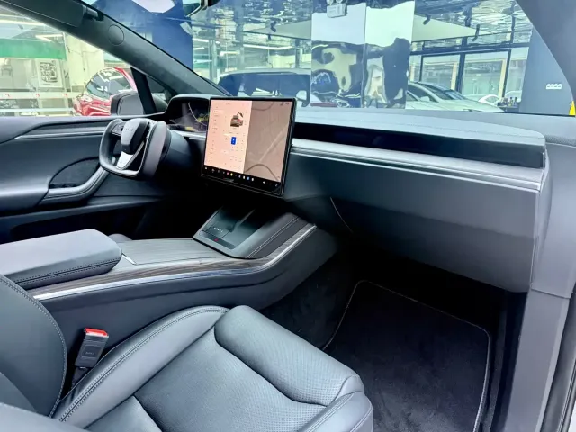 Tesla Model X 2023 Dual Motor All-Wheel Drive Edition — Фото автомобиля 11