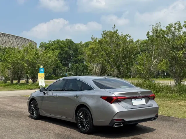 Toyota Avalon — Фото автомобиля 9