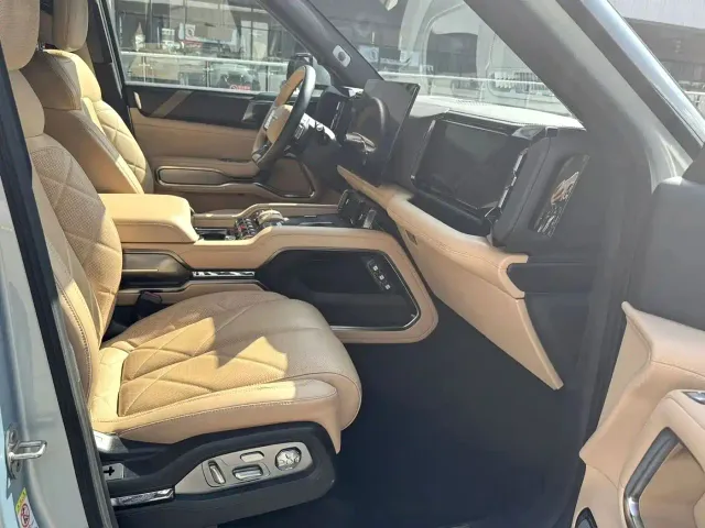 BYD FangChengBao Leopard 8 — Фото автомобиля 5