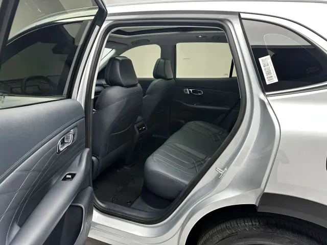 Geely Galaxy Starship 7 EM-i — Фото автомобиля 11