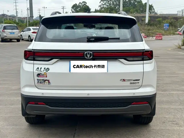 Changan CS35 Plus — Фото автомобиля 10
