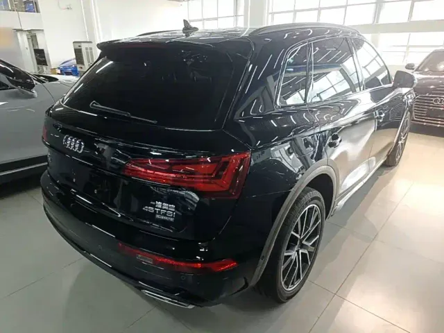 Audi Q5L — Фото автомобиля 6