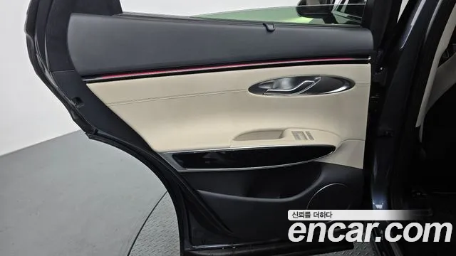 Genesis GV70 2.5T Бензин 2WD — Фото автомобиля 20
