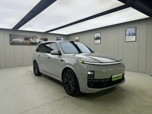 Li Auto L9 — Фото автомобиля 2