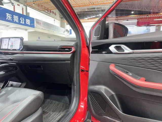 Geely Binyue — Фото автомобиля 14