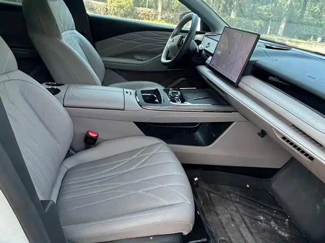 Geely Galaxy Xingyao 8 — Фото автомобиля 8