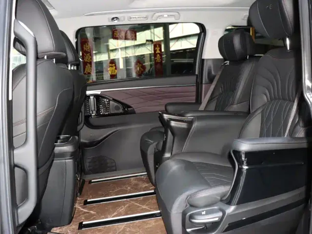 GAC Trumpchi M8 — Фото автомобиля 10
