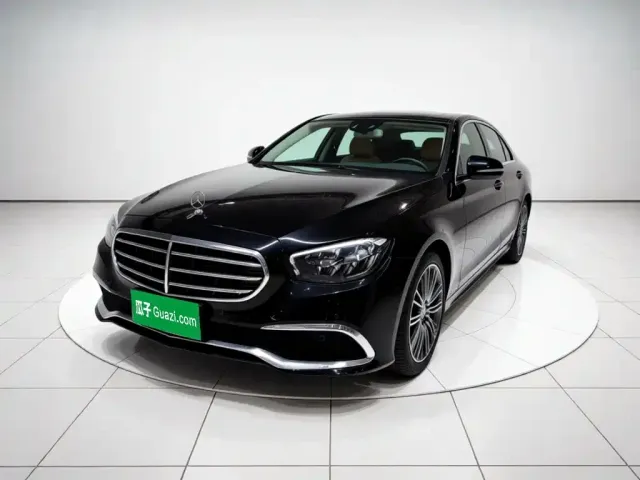 Фотография автомобиля — Mercedes-Benz E-Class
