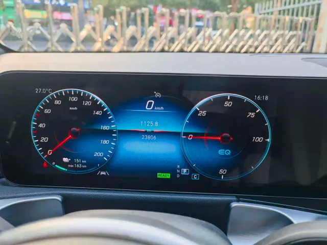 Mercedes-Benz EQB — Фото автомобиля 10