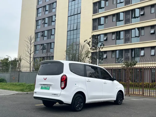 Wuling Hongguang — Фото автомобиля 5