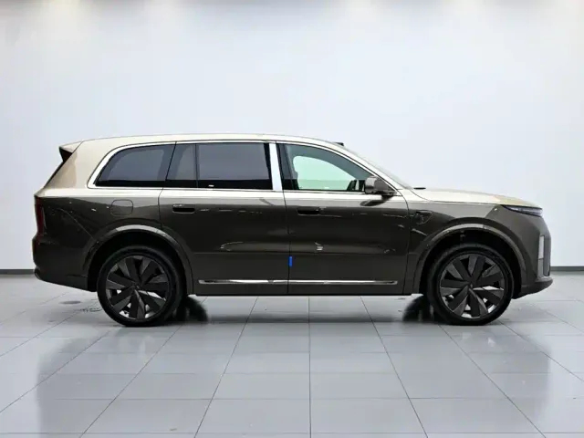 Li Auto L9 — Фото автомобиля 6