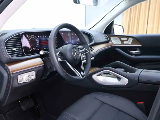 Mercedes-Benz GLE-Class — Фото автомобиля 11