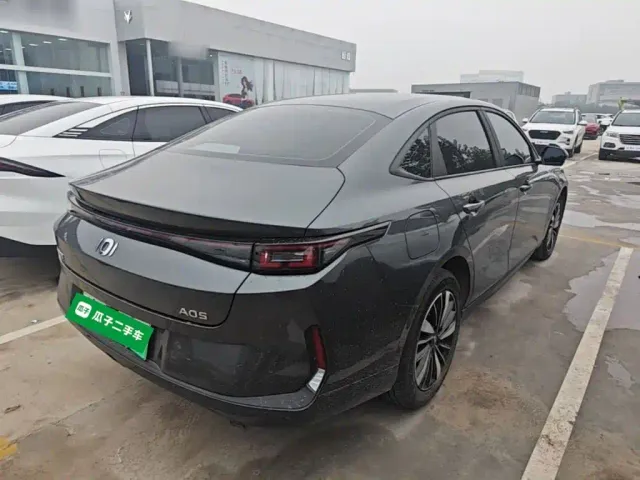 Changan Qiyuan A05 — Фото автомобиля 6