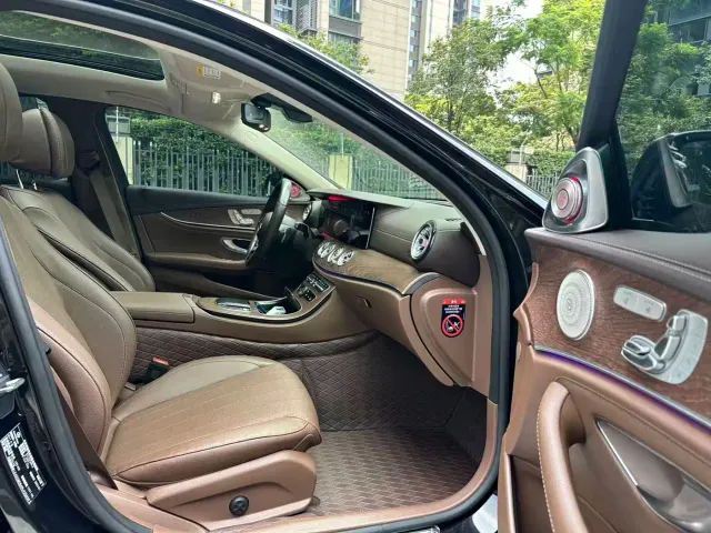 Mercedes-Benz E-Class — Фото автомобиля 8