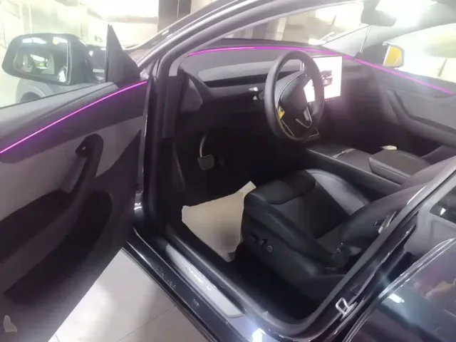 Tesla Model Y — Фото автомобиля 15