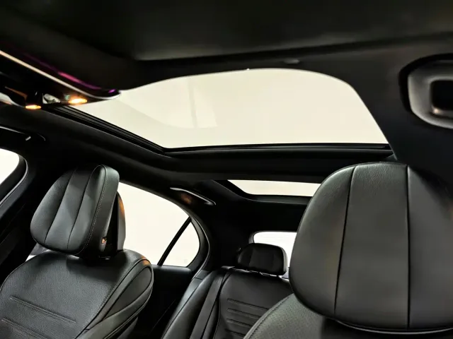 Mercedes-Benz C-Class — Фото автомобиля 16