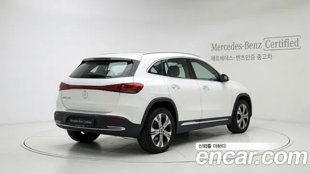 Mercedes-Benz EQA — Фото автомобиля 4