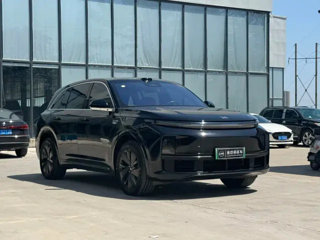Li Auto L7 — Фото автомобиля 2