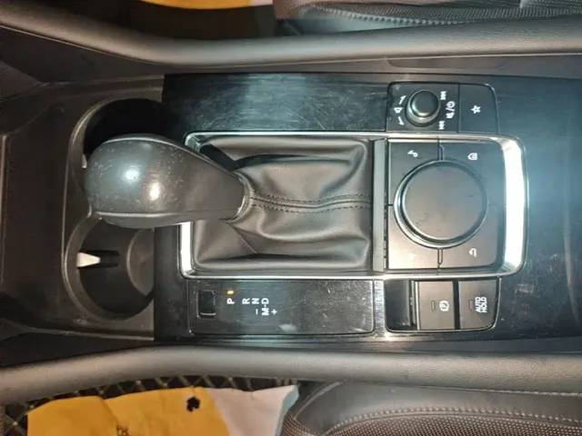 Mazda Axela — Фото автомобиля 10
