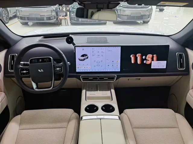 Li Auto L7 — Фото автомобиля 7