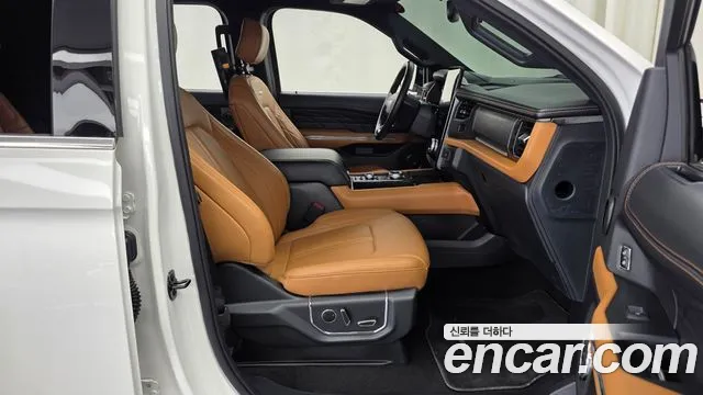 Ford Expedition — Фото автомобиля 11