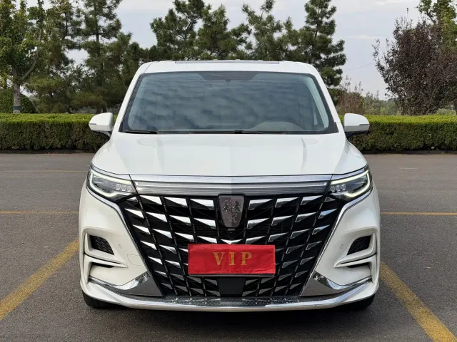 Roewe iMAX8 — Фото автомобиля 2