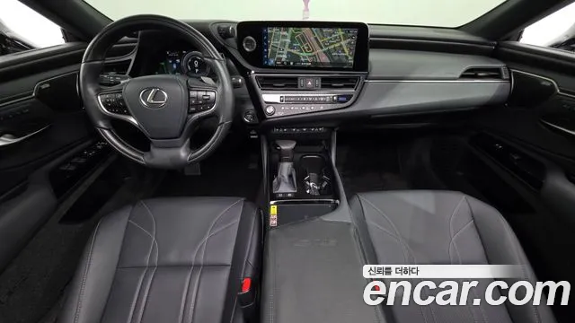 Lexus ES — Фото автомобиля 7