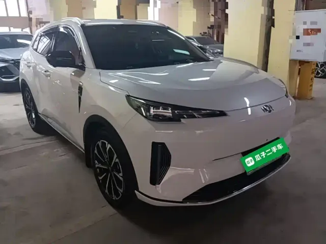 Changan Qiyuan Q05 — Фото автомобиля 3